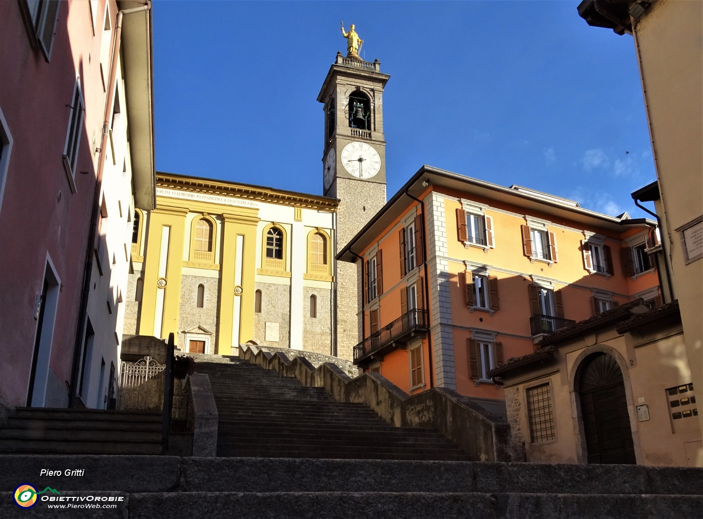 05 Salita alla Chiesa di S. Lorenzo.JPG